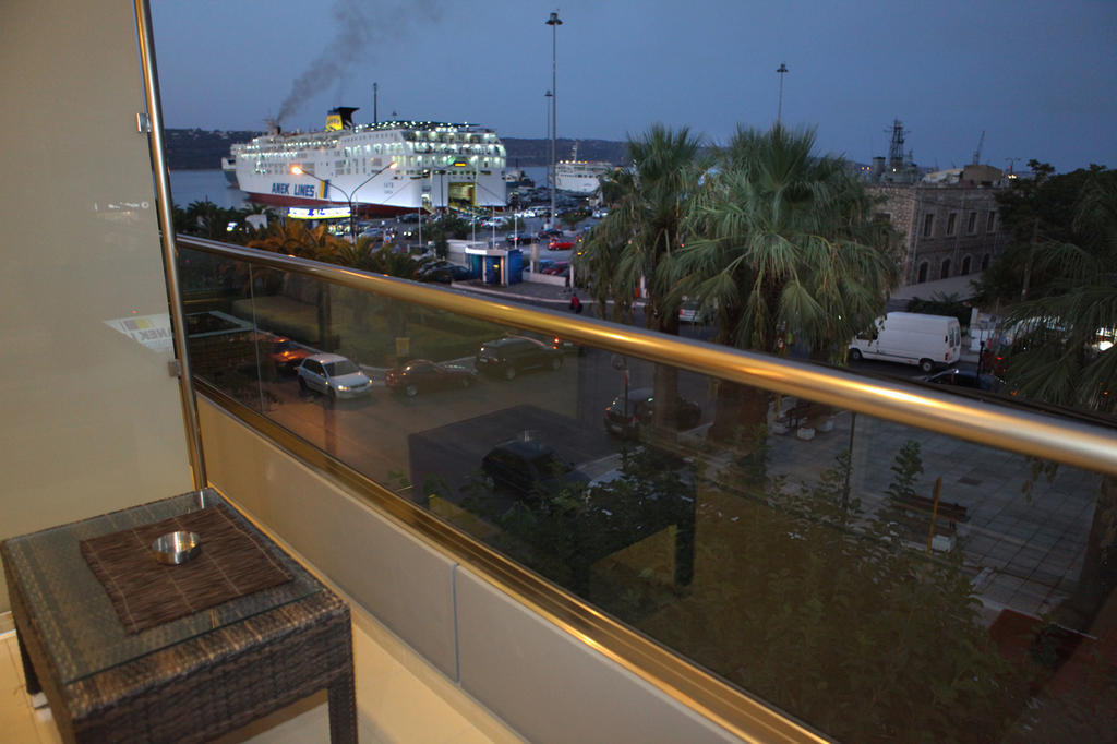 Oneiro Suites Souda Bagian luar foto