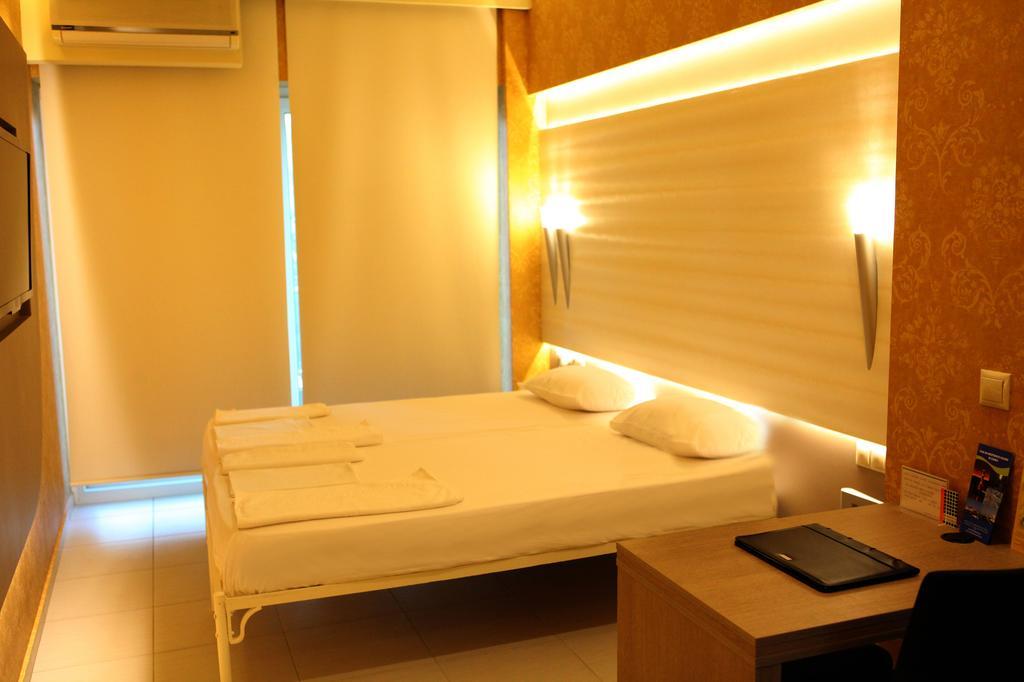 Oneiro Suites Souda Bagian luar foto
